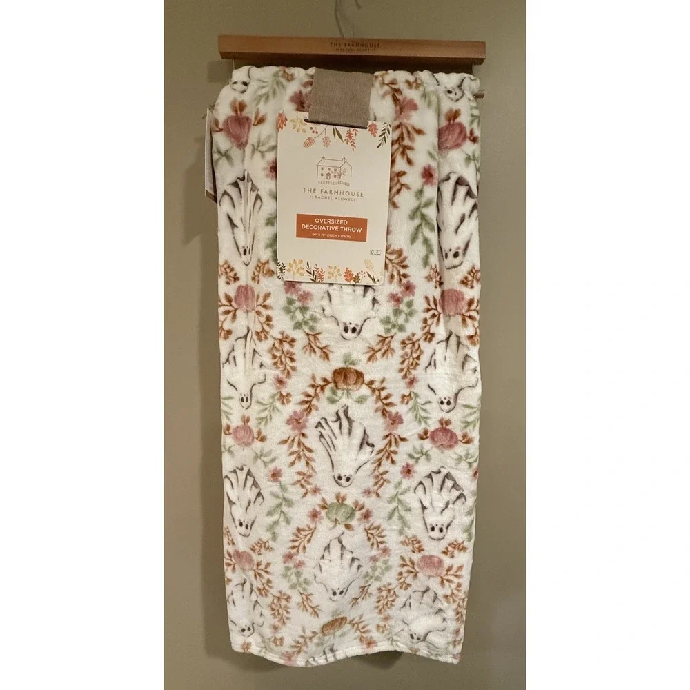 The Farmhouse Rachel Ashwell Ghost Fall Leaves Pumpkins Blanket 60x70 Hanger New